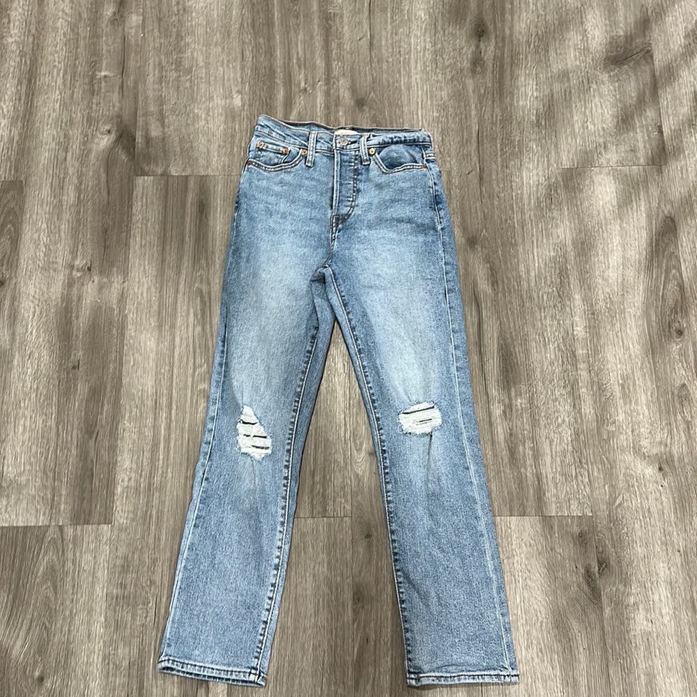 Levi’s wedgie straight size 25 worn once
